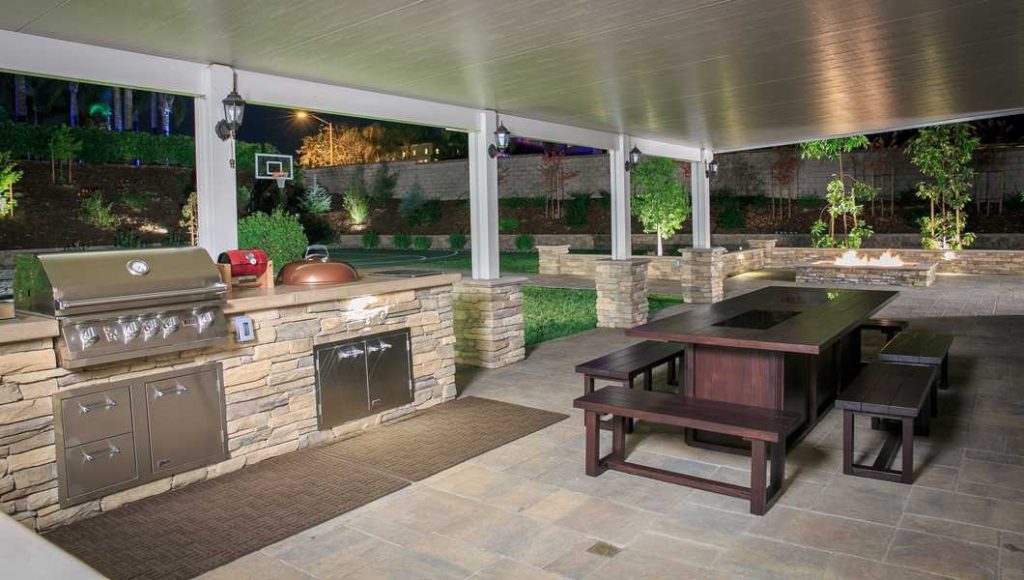 Outdoor Kitchen Contractors
