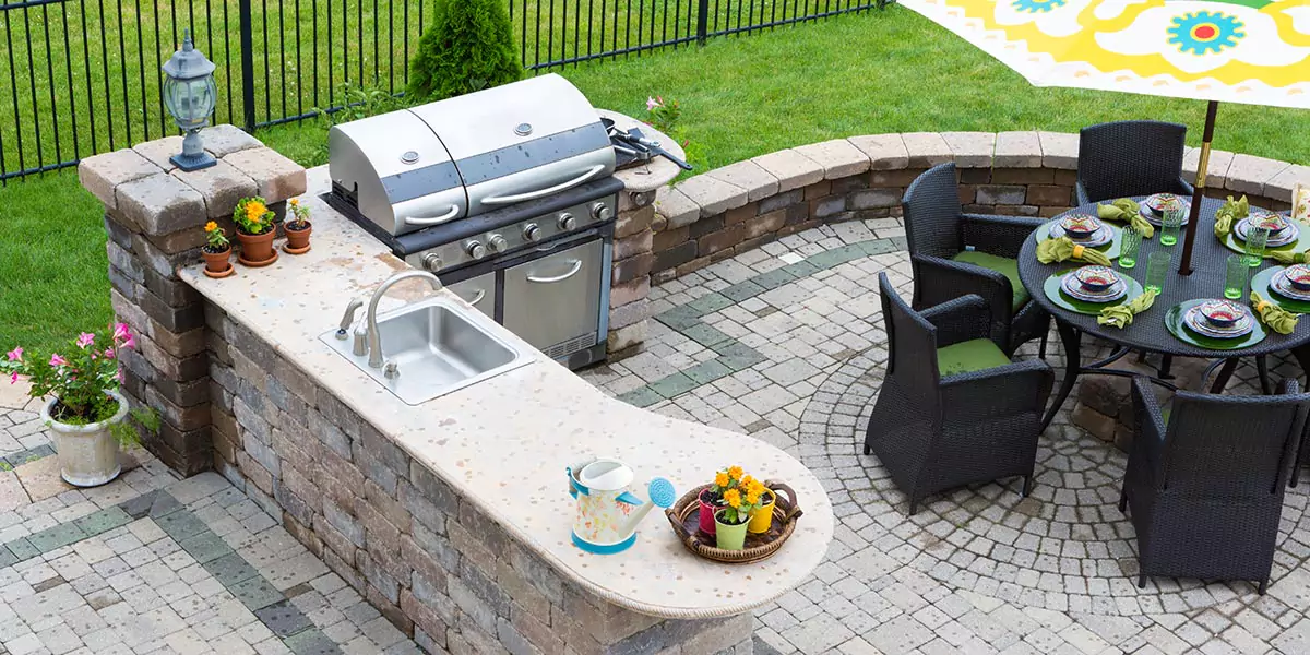 Outdoor Kitchen Contractor