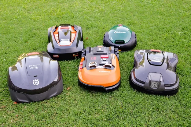 Lawn Mowing Robot